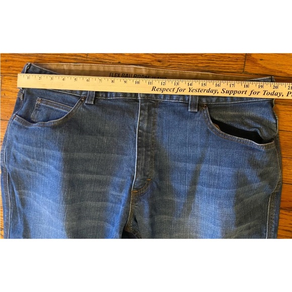 Duluth Trading Co Relaxed Fit Dark Blue Jeans - Picture 5 of 8